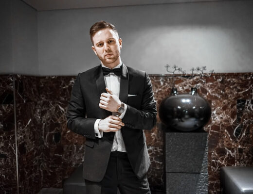 Herren Smoking in Schwarz an Silvester