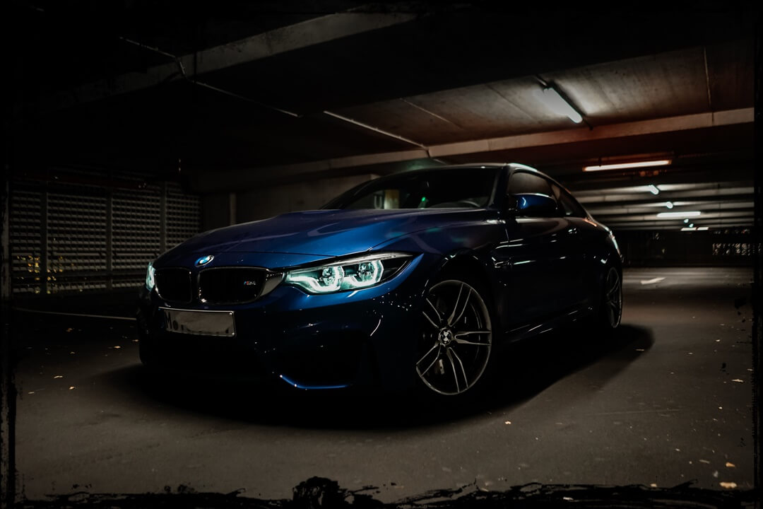 BMW M4 Coupé F82 San Marino Blau Seitenansicht