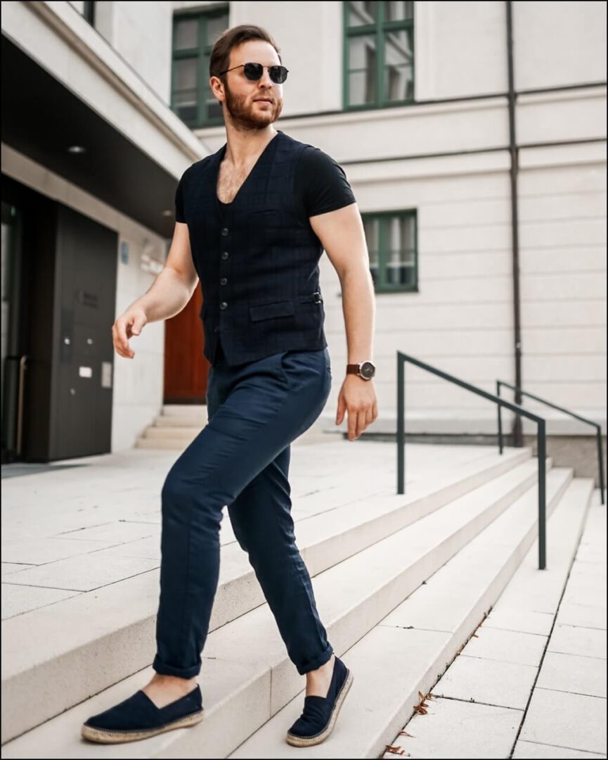 Casual Chic Herren Herbst Trend 2020 kombiniert mit der Levi's Sonnenbrille