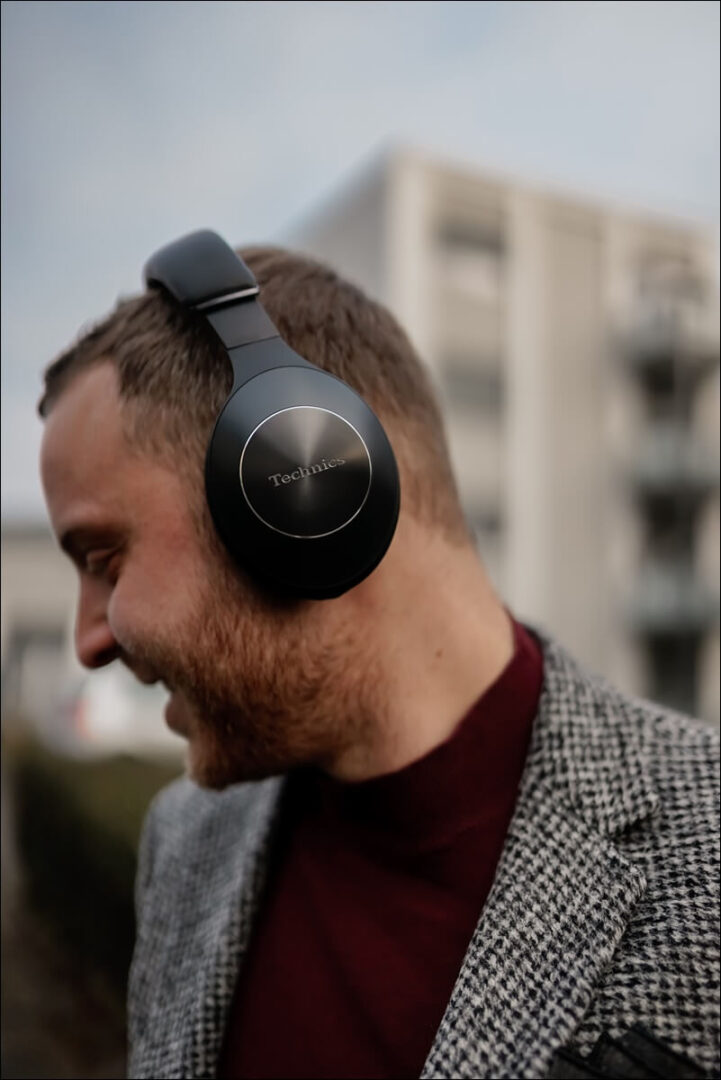 Over-Ear Hybrid Noise Cancelling im Technics F70N Kopfhörer