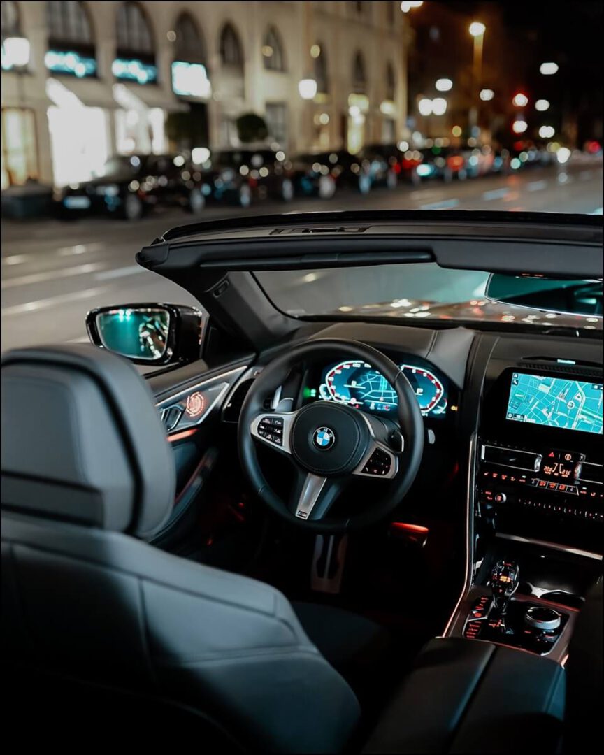 beleuchtetes Interieur im BMW 8er Cabrio